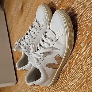 VEJA "Esplar" sneakers in leather.
